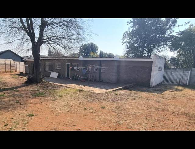 5 BEDROOM HOUSE FOR SALE IN WIERDA PARK